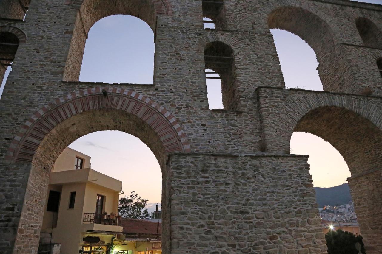 Ferienwohnung Under The Aqueduct Boutique House Kavala Exterior foto